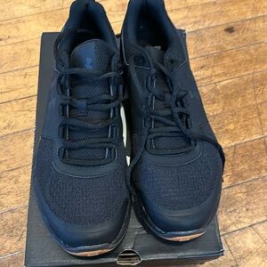 Under Armour Men’s sneakers NWOT